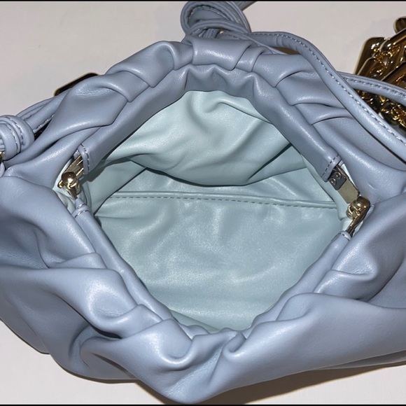 COPY - Pale Blue Cloud Cloud Bag Detachable Straps And Chain - Picture 4 of 4